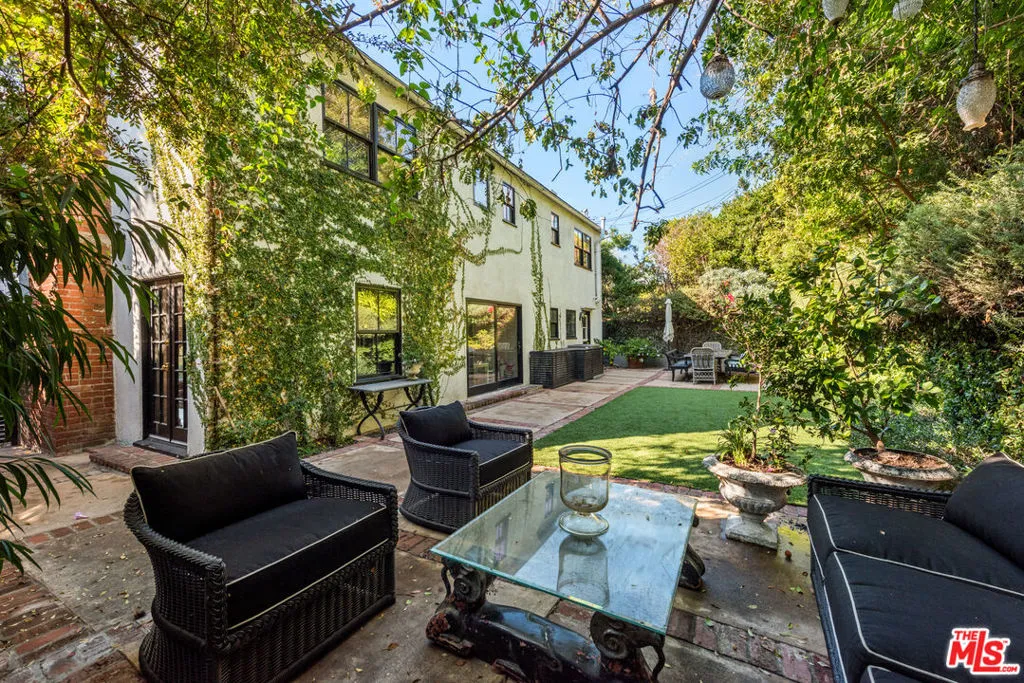 1234 Daniels Drive, Los Angeles, California 90035 home-pic-12